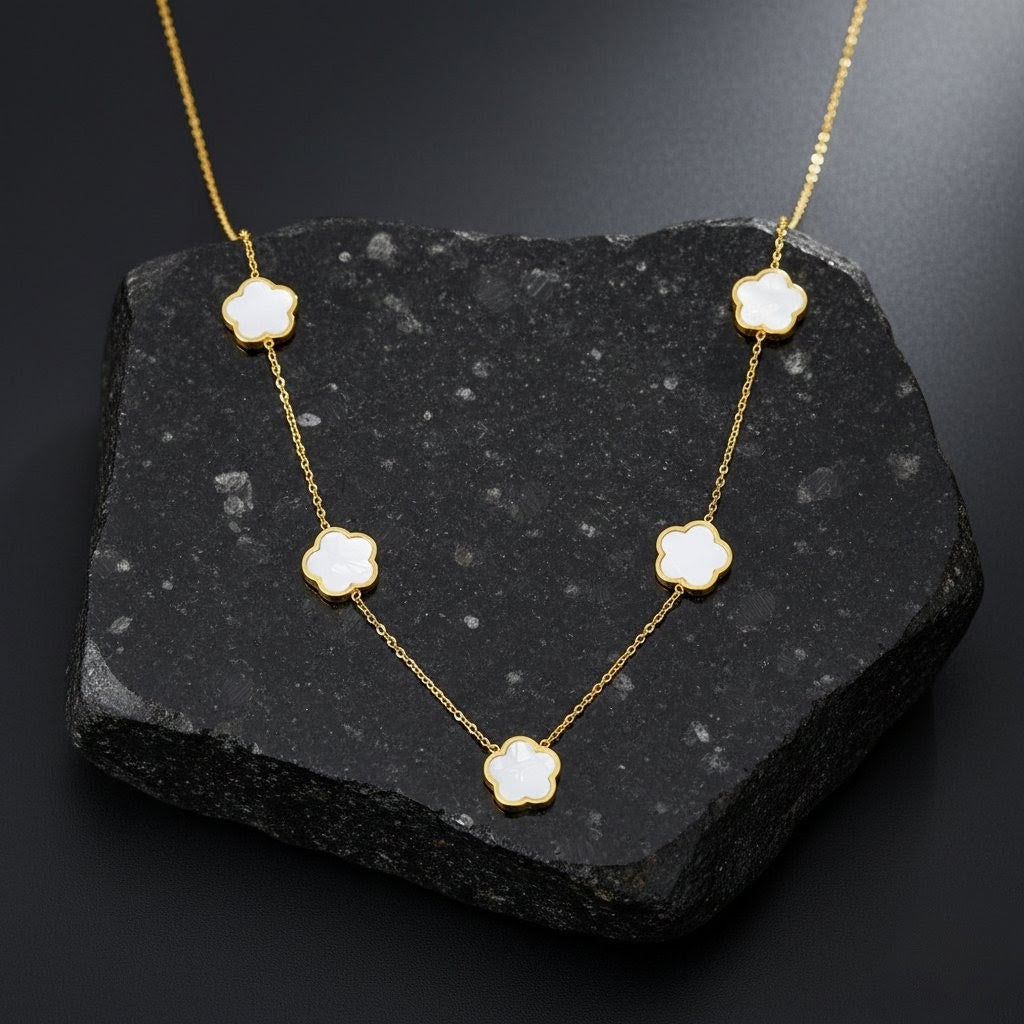 Ora Serenity Clover Necklace White, 18K Gold Plated